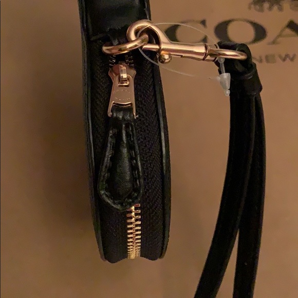 COACH Jumbo Heart Shaped Wristlet - Picture 4 of 7